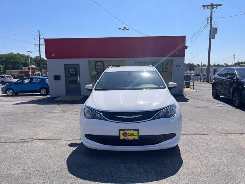 Photos of 2022 Chrysler Voyager LX FWD for sale in Saint Charles, MO at 5 Star Auto Plaza - St. Charles