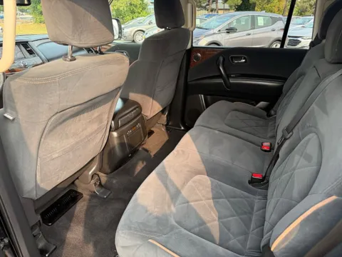 More photos of 2017 Nissan Armada 4d SUV AWD SV at 5 Star Auto Plaza - St. Charles, MO