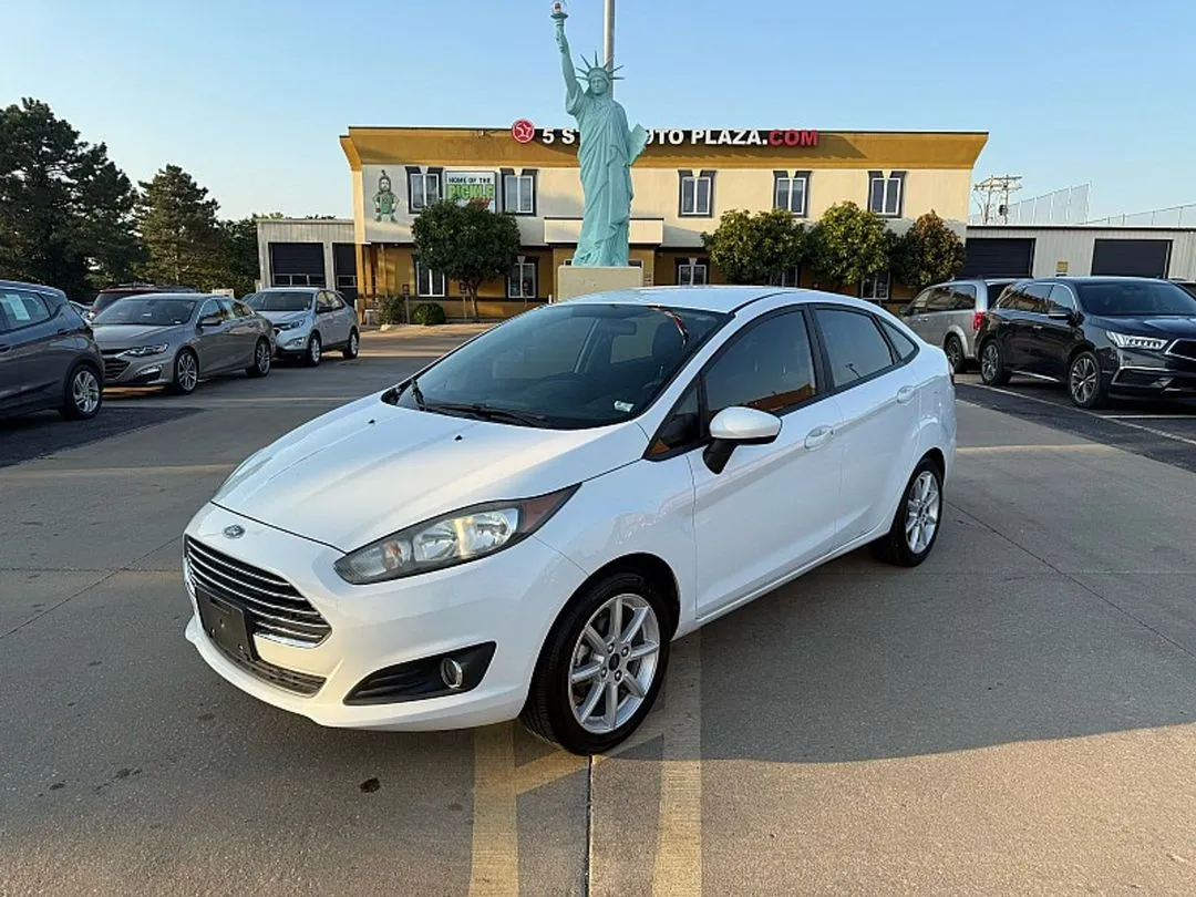 2019 Ford Fiesta 4d Sedan SE
