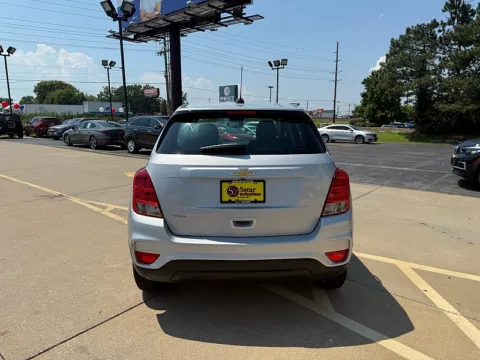 More photos of 2019 Chevrolet Trax 4d SUV FWD LS at 5 Star Auto Plaza - St. Charles, MO