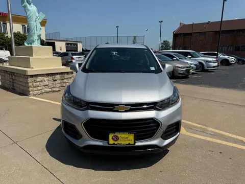 Photos of 2019 Chevrolet Trax 4d SUV FWD LS for sale in Saint Charles, MO at 5 Star Auto Plaza - St. Charles