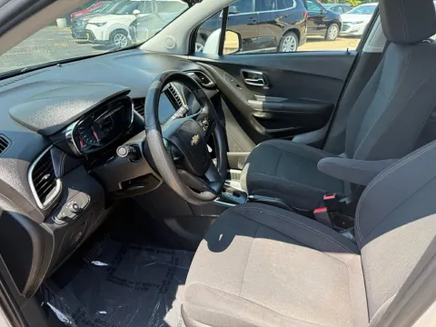 More photos of 2019 Chevrolet Trax 4d SUV FWD LS at 5 Star Auto Plaza - St. Charles, MO