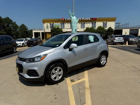 Silver 2019 Chevrolet Trax 4d SUV FWD LS for sale in Saint Charles, MO