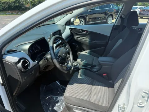More photos of 2020 Hyundai Kona 4d SUV FWD SE at 5 Star Auto Plaza - St. Charles, MO