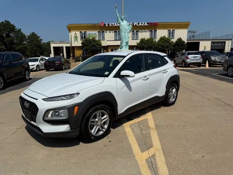 White 2020 Hyundai Kona 4d SUV FWD SE for sale in Saint Charles, MO
