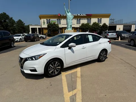 White 2021 Nissan Versa SV CVT for sale in Saint Charles, MO