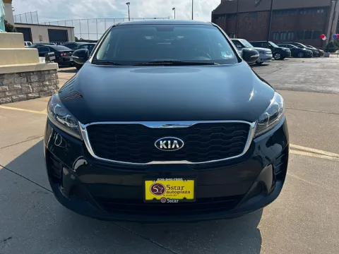 Photos of 2019 Kia Sorento 4d SUV FWD L for sale in Saint Charles, MO at 5 Star Auto Plaza - St. Charles