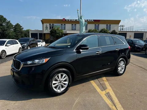 Black 2019 Kia Sorento 4d SUV FWD L for sale in Saint Charles, MO