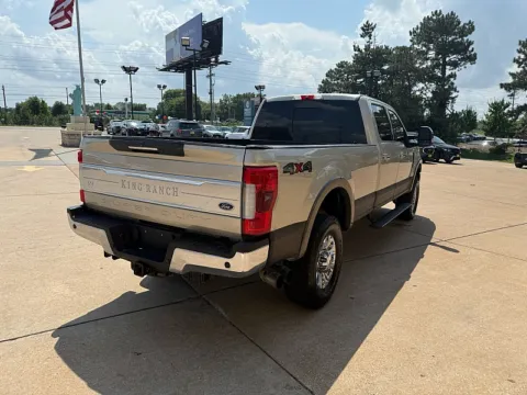 More photos of 2017 Ford Super Duty F-350 Crew Cab King Ranch SRW Longbed at 5 Star Auto Plaza - St. Charles, MO
