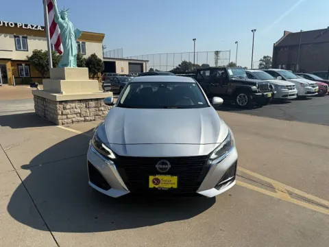 Photos of 2023 Nissan Altima 2.5 S Sedan for sale in Saint Charles, MO at 5 Star Auto Plaza - St. Charles