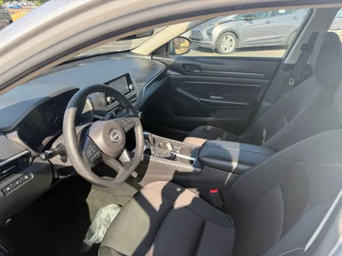 More photos of 2023 Nissan Altima 2.5 S Sedan at 5 Star Auto Plaza - St. Charles, MO