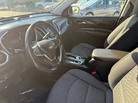 More photos of 2019 Chevrolet Equinox 4d SUV FWD LT w/1LT at 5 Star Auto Plaza - St. Charles, MO
