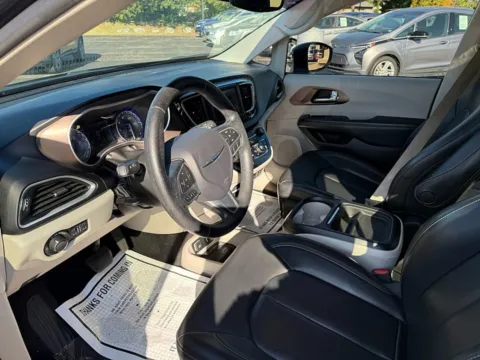 More photos of 2020 Chrysler Voyager Passenger Van LXI at 5 Star Auto Plaza - St. Charles, MO