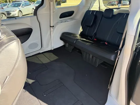 More photos of 2020 Chrysler Voyager Passenger Van LXI at 5 Star Auto Plaza - St. Charles, MO