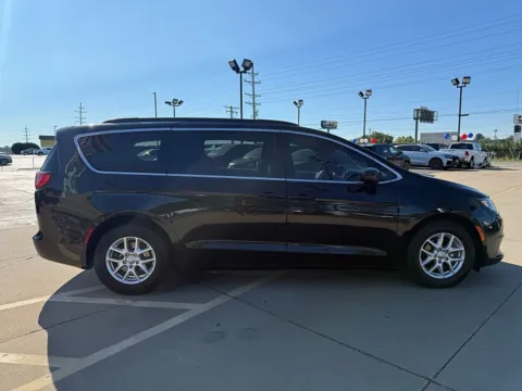 More photos of 2020 Chrysler Voyager Passenger Van LXI at 5 Star Auto Plaza - St. Charles, MO