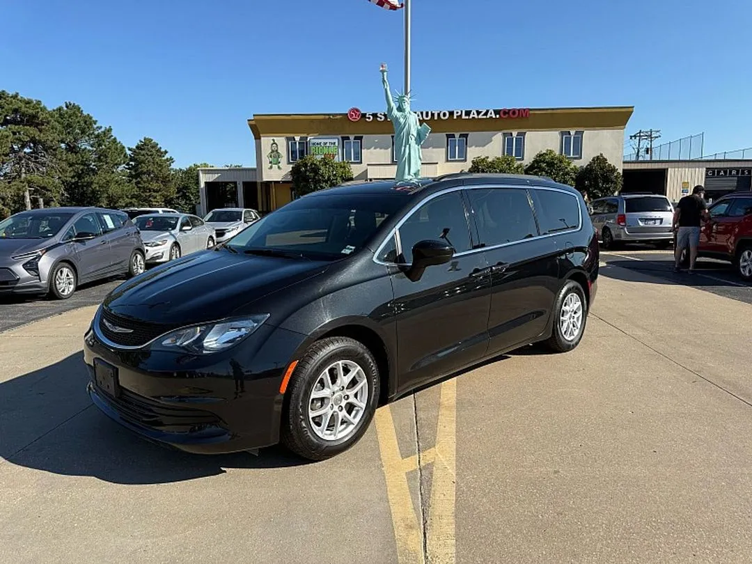 Black 2020 Chrysler Voyager Passenger Van LXI for sale in Saint Charles, MO