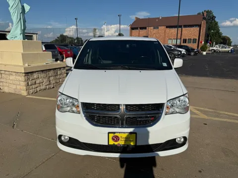 Photos of 2020 Dodge Grand Caravan 4d Wagon SXT for sale in Saint Charles, MO at 5 Star Auto Plaza - St. Charles