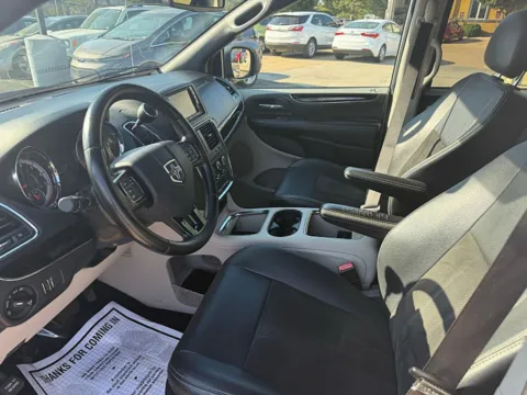 More photos of 2020 Dodge Grand Caravan 4d Wagon SXT at 5 Star Auto Plaza - St. Charles, MO