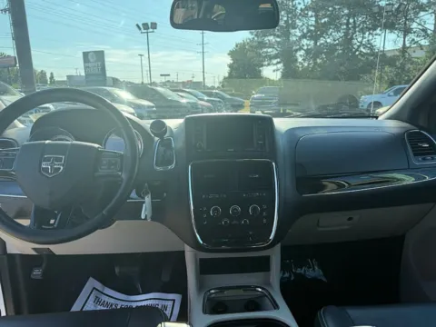 More photos of 2020 Dodge Grand Caravan 4d Wagon SXT at 5 Star Auto Plaza - St. Charles, MO