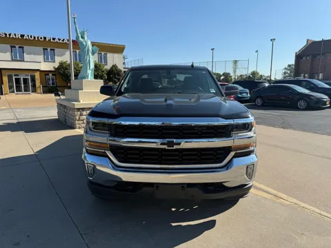 Photos of 2018 Chevrolet Silverado 1500 Crew Cab LT for sale in Saint Charles, MO at 5 Star Auto Plaza - St. Charles
