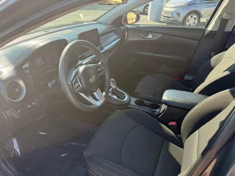 More photos of 2021 Kia Forte LXS IVT at 5 Star Auto Plaza - St. Charles, MO