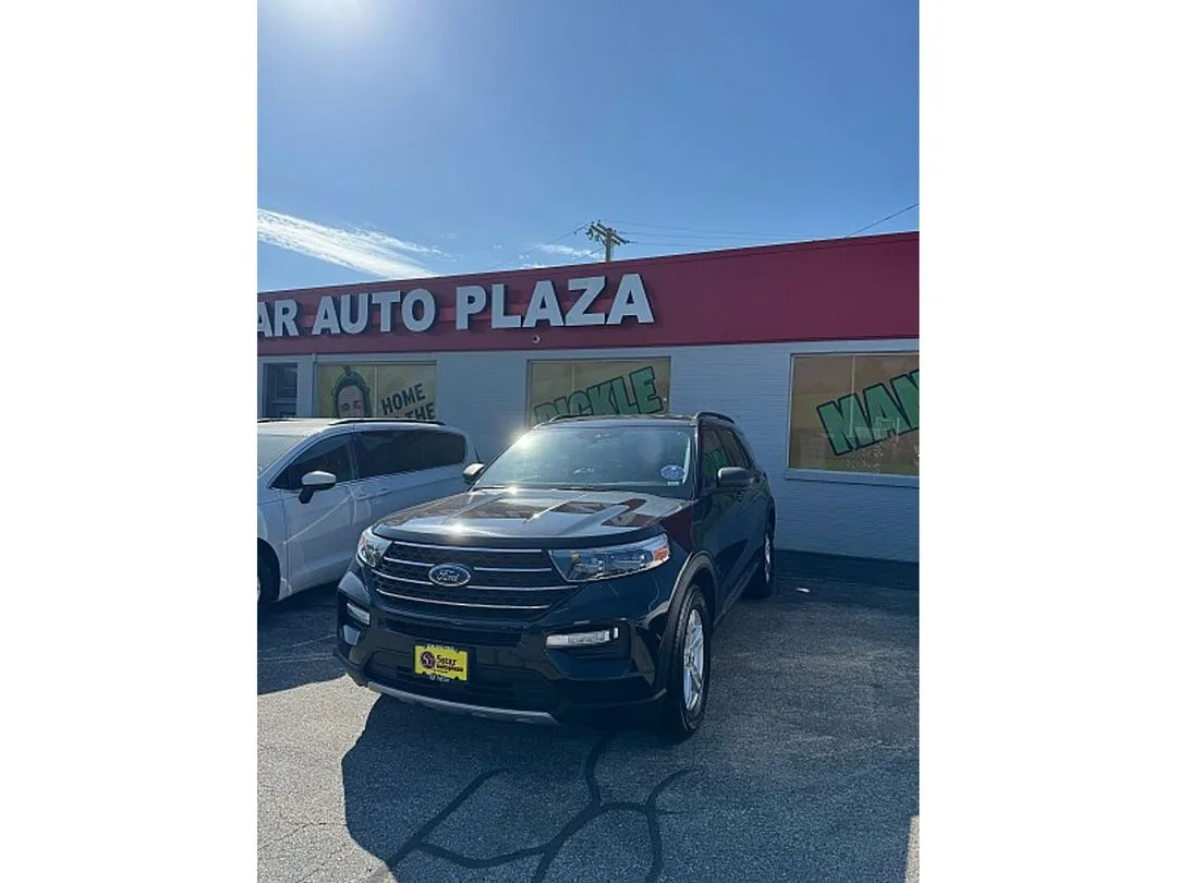 Black 2023 Ford Explorer XLT RWD for sale in Saint Charles, MO