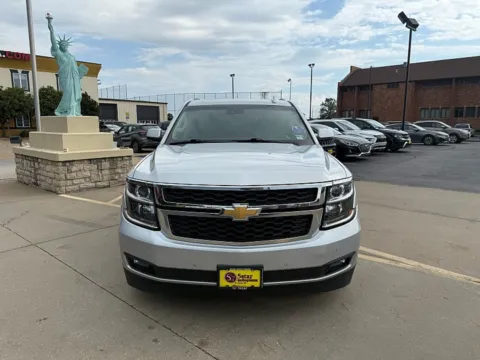 Photos of 2018 Chevrolet Suburban 4d SUV 4WD LT for sale in Saint Charles, MO at 5 Star Auto Plaza - St. Charles