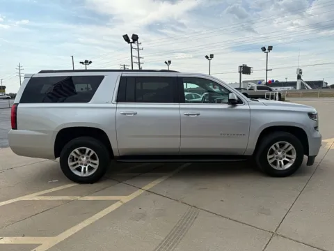 Another view of 2018 Chevrolet Suburban 4d SUV 4WD LT for sale in Saint Charles, MO at 5 Star Auto Plaza - St. Charles
