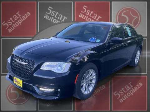 Black 2017 Chrysler 300 4d Sedan RWD Limited for sale in Saint Charles, MO