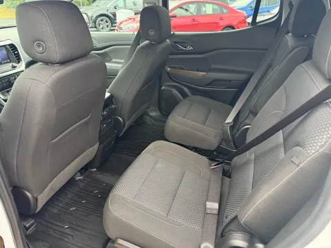 More photos of 2023 GMC Acadia FWD 4dr SLE at 5 Star Auto Plaza - St. Charles, MO