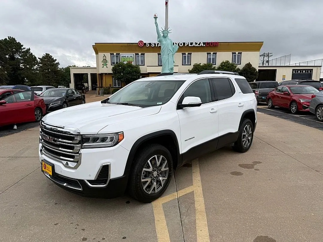 White 2023 GMC Acadia FWD 4dr SLE for sale in Saint Charles, MO