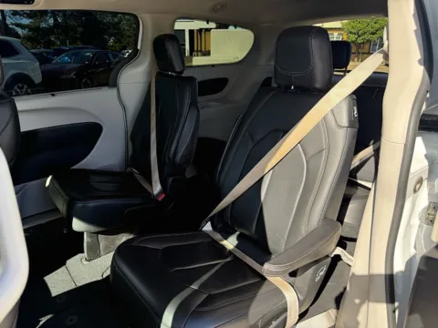 More photos of 2018 Chrysler Pacifica 4d Wagon Touring L at 5 Star Auto Plaza - St. Charles, MO