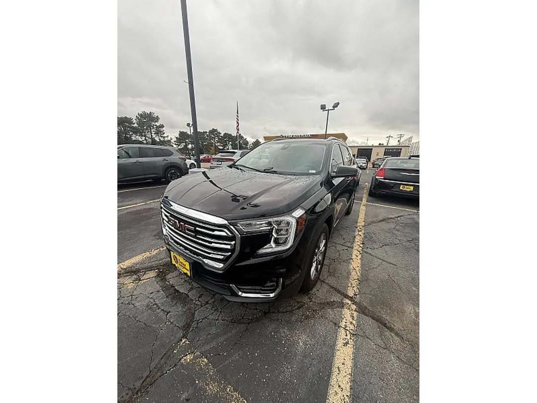 2023 GMC Terrain FWD 4dr SLT for sale in Saint Charles, MO