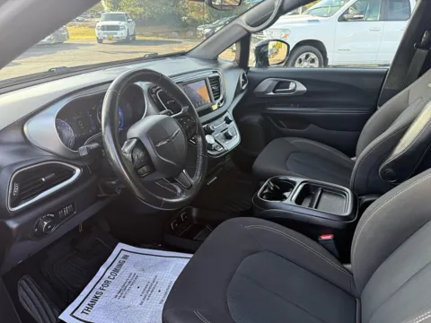 More photos of 2020 Chrysler Pacifica 4d Wagon Touring at 5 Star Auto Plaza - St. Charles, MO