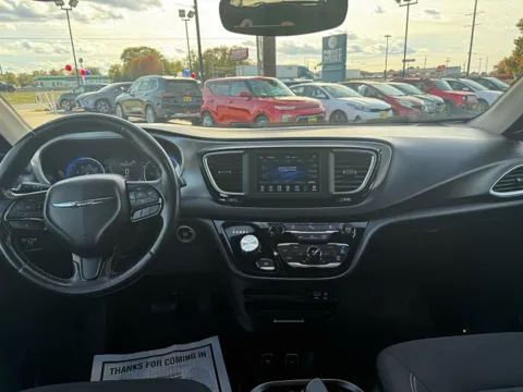 More photos of 2020 Chrysler Pacifica 4d Wagon Touring at 5 Star Auto Plaza - St. Charles, MO