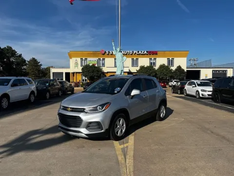 Silver 2021 Chevrolet Trax FWD 4dr LT for sale in Saint Charles, MO