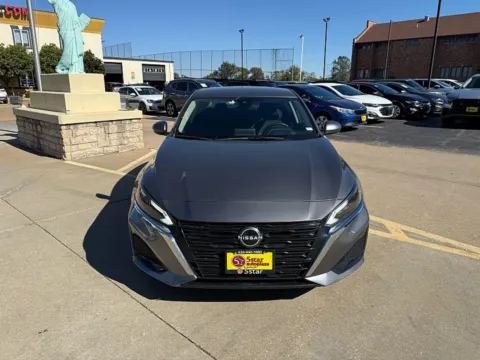 More photos of 2023 Nissan Altima 2.5 SV Sedan at 5 Star Auto Plaza - St. Charles, MO