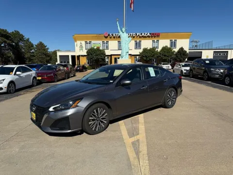 Gray 2023 Nissan Altima 2.5 SV Sedan for sale in Saint Charles, MO