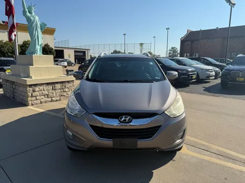 Photos of 2012 Hyundai Tucson 4d SUV AWD Limited for sale in Saint Charles, MO at 5 Star Auto Plaza - St. Charles