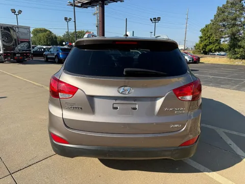 More photos of 2012 Hyundai Tucson 4d SUV AWD Limited at 5 Star Auto Plaza - St. Charles, MO