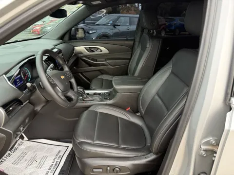 Photos of 2022 Chevrolet Traverse FWD 4dr LT Leather for sale in Saint Charles, MO at 5 Star Auto Plaza - St. Charles