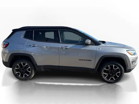 More photos of 2020 Jeep Compass 4d SUV 4WD Trailhawk at 5 Star Auto Plaza - St. Charles, MO