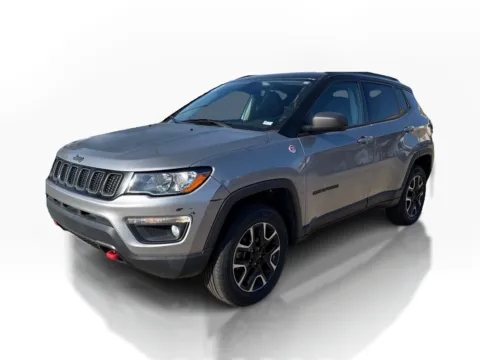 Silver 2020 Jeep Compass 4d SUV 4WD Trailhawk for sale in Saint Charles, MO