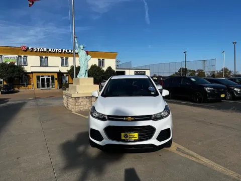 Photos of 2020 Chevrolet Trax 4d SUV FWD LS for sale in Saint Charles, MO at 5 Star Auto Plaza - St. Charles