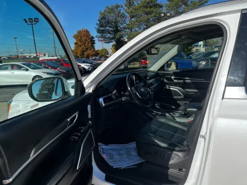More photos of 2020 Kia Telluride 4d SUV AWD S at 5 Star Auto Plaza - St. Charles, MO