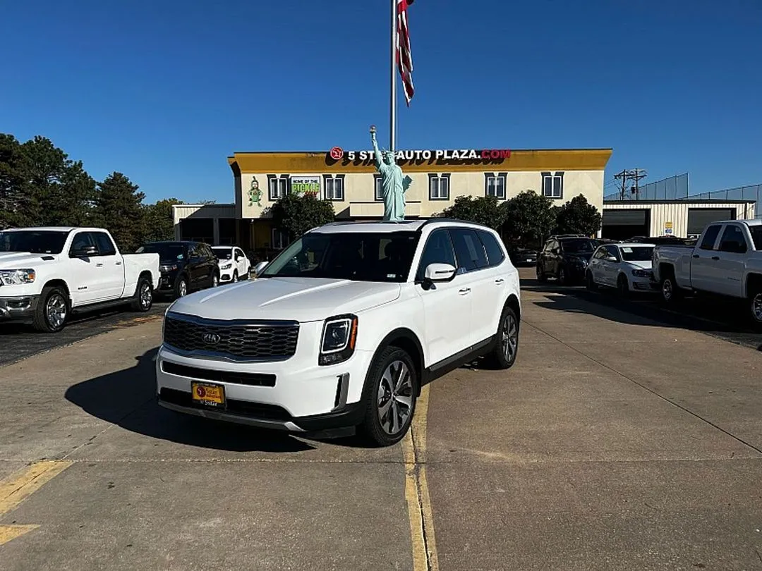 White 2020 Kia Telluride 4d SUV AWD S for sale in Saint Charles, MO