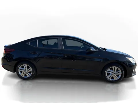 More photos of 2019 Hyundai Elantra 4d Sedan SE Auto at 5 Star Auto Plaza - St. Charles, MO