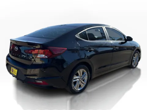 More photos of 2019 Hyundai Elantra 4d Sedan SE Auto at 5 Star Auto Plaza - St. Charles, MO