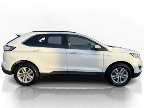 More photos of 2018 Ford Edge 4d SUV AWD SEL V6 at 5 Star Auto Plaza - St. Charles, MO