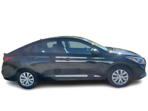 More photos of 2022 Hyundai Accent SE Sedan IVT at 5 Star Auto Plaza - St. Charles, MO